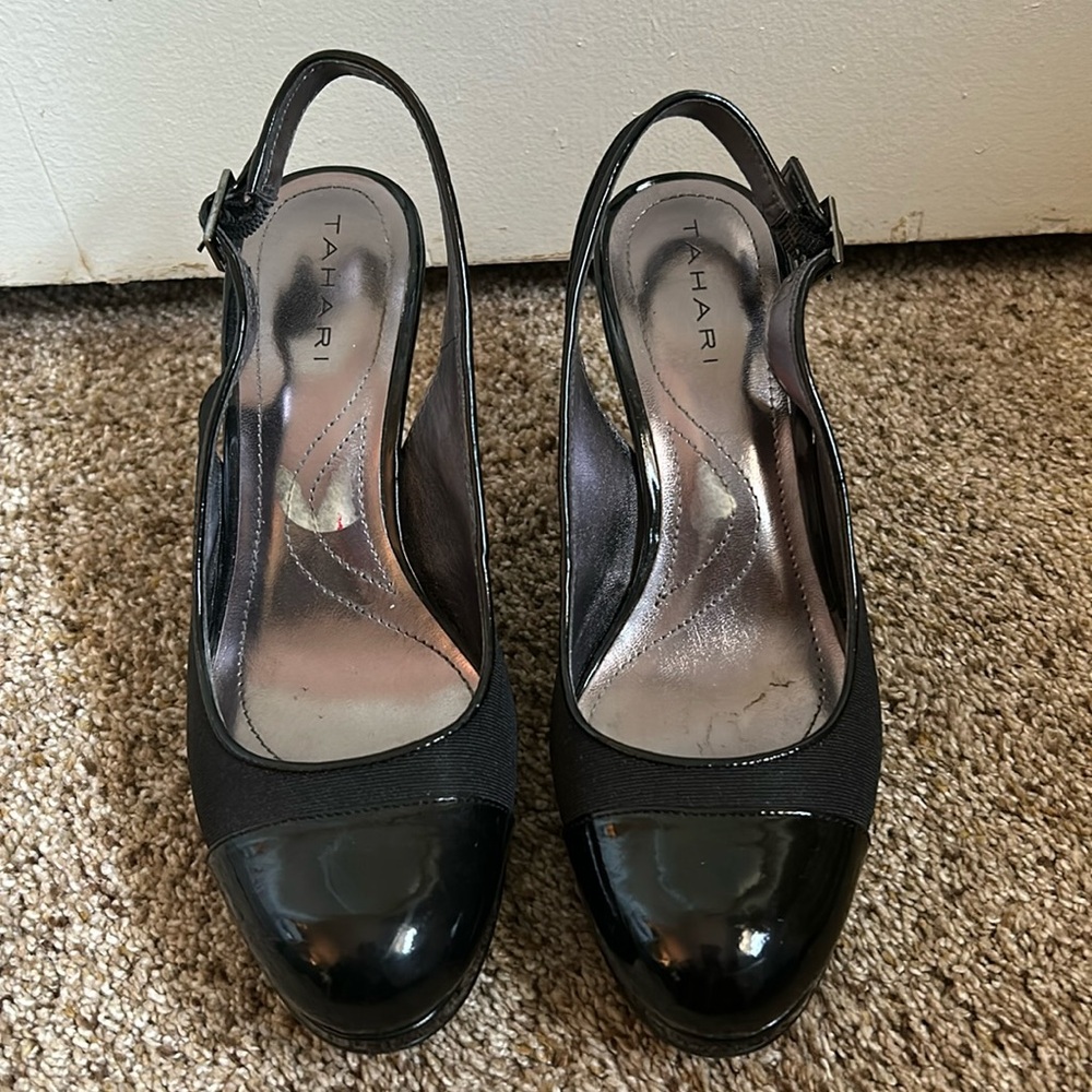 Tahari patent pumps